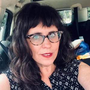 Meet your Posher, Kendra